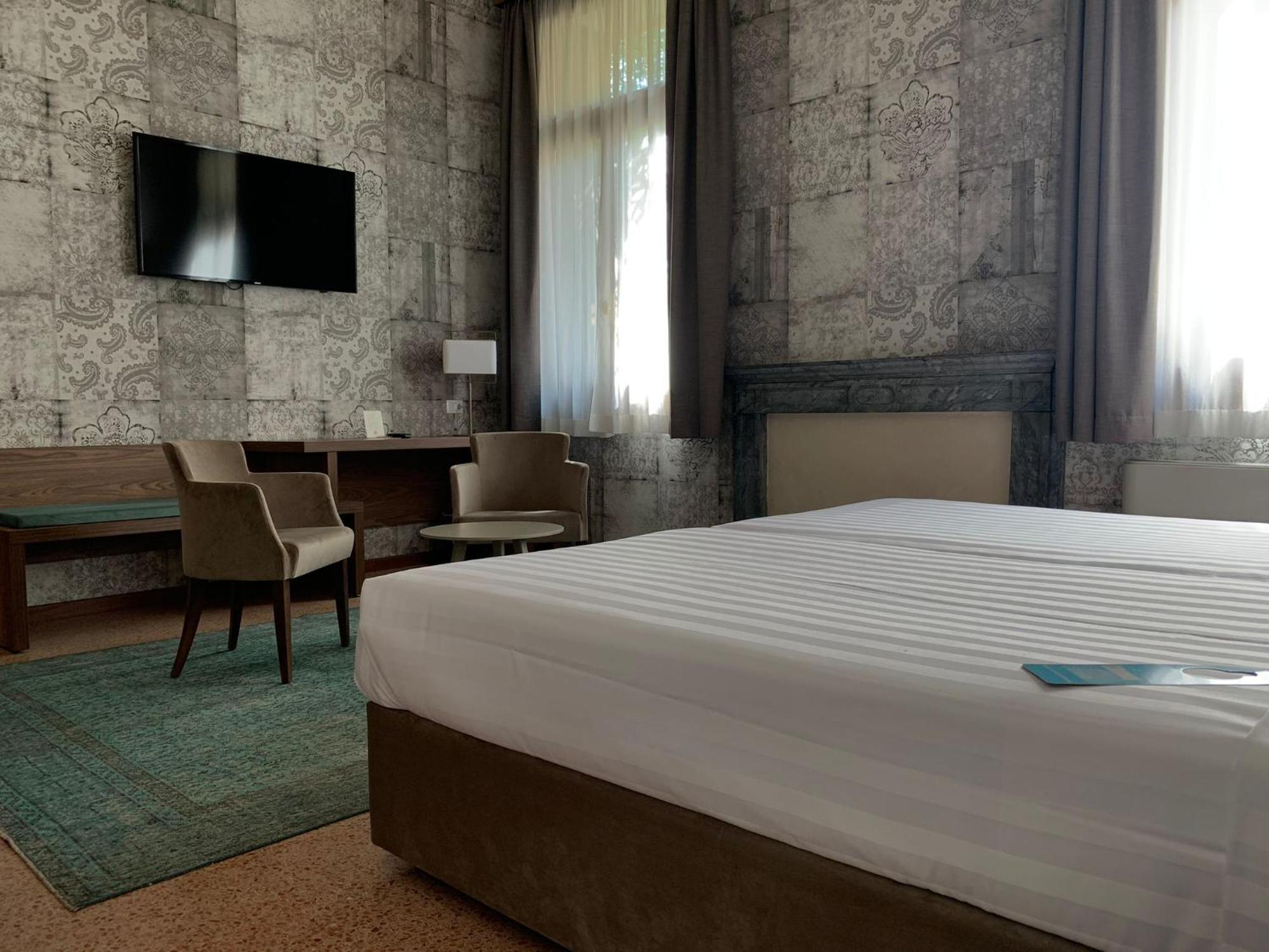Palazzo Scamozzi Hotel Vicenza Room photo