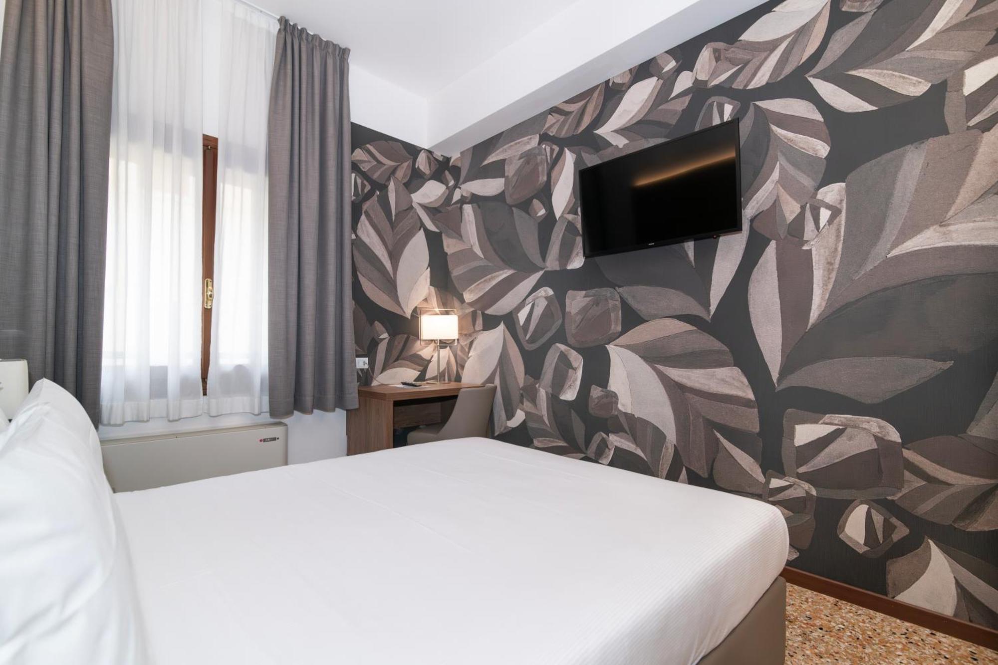Palazzo Scamozzi Hotel Vicenza Room photo